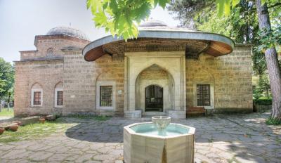 Bir Padişah Türbesinin Üzeri Neden Açık Olur?