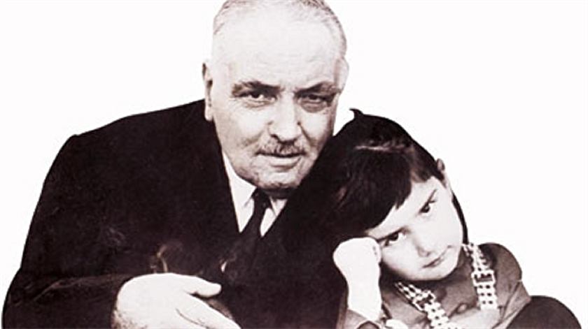 Ezansız Semtler ve Bir Devrin Hikâyesi